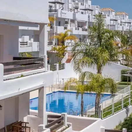 Apartman Stunning Penthouse On Golf Course With Sea Views Estepona