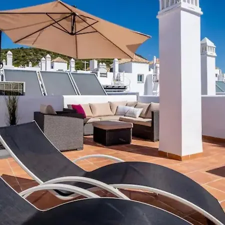 Stunning Penthouse On Golf Course With Sea Views Apartman