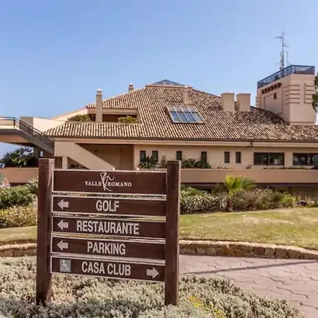 Stunning Penthouse On Golf Course With Sea Views Apartman Estepona